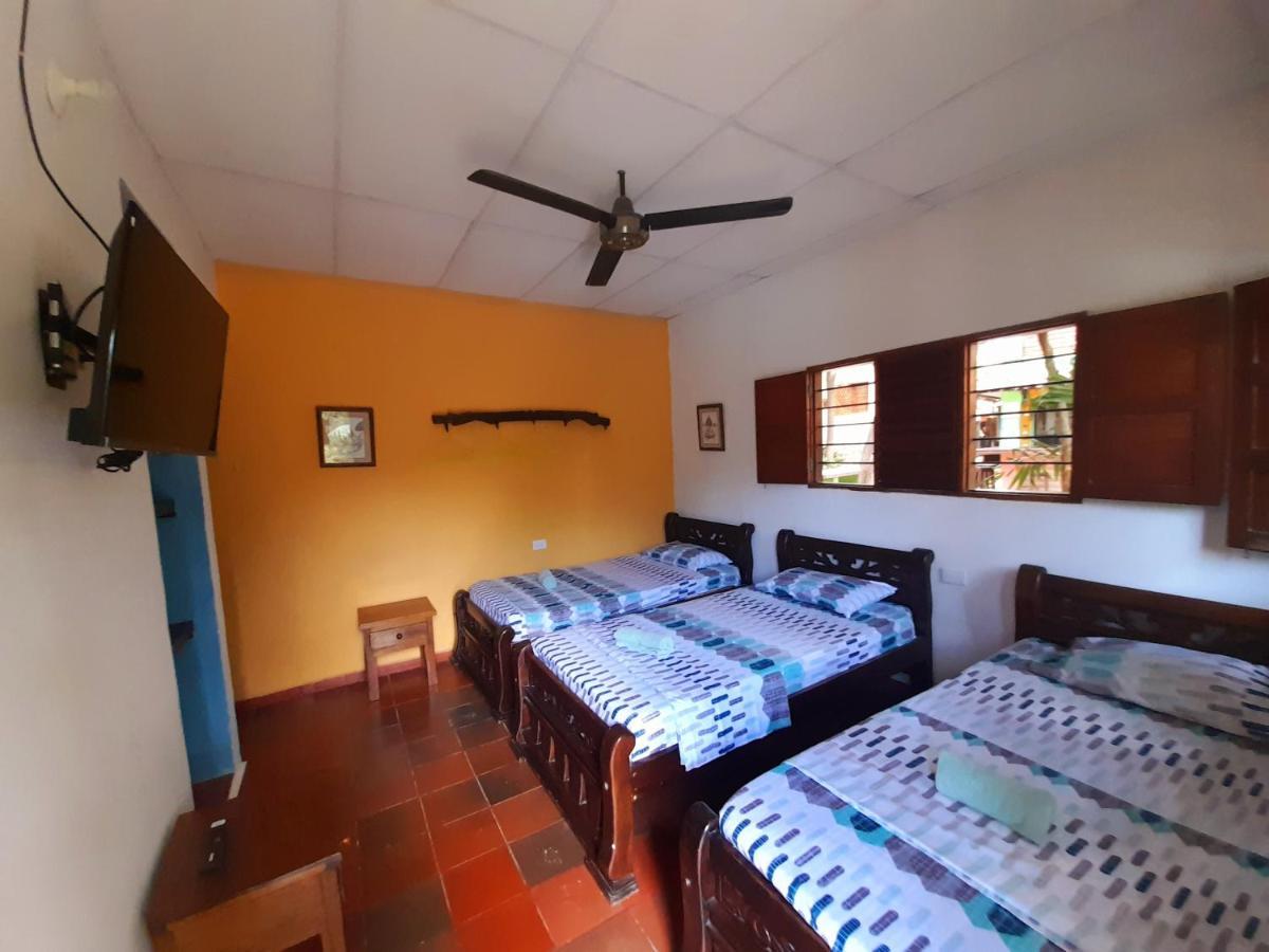 Hostal La Casa De Felipe Taganga Exteriör bild