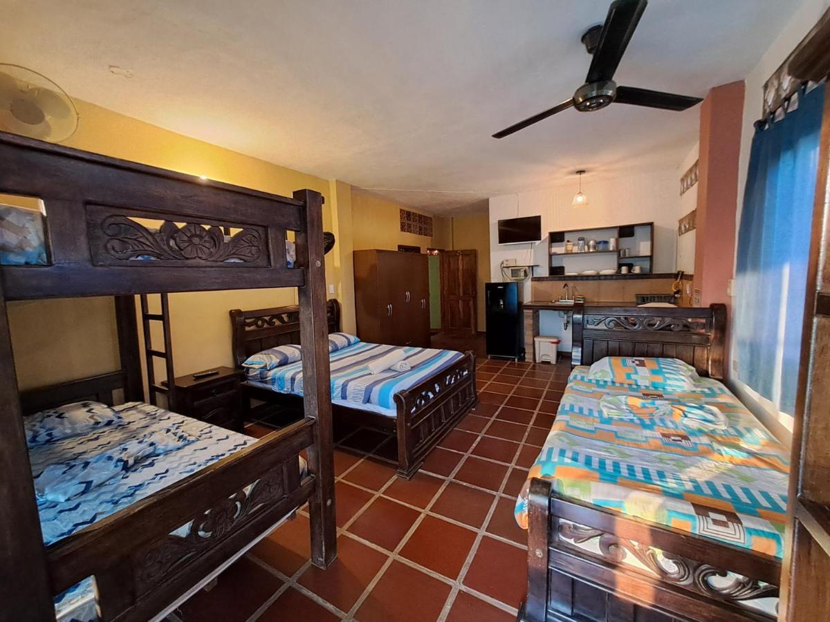 Hostal La Casa De Felipe Taganga Exteriör bild